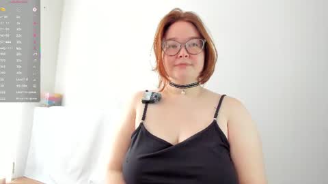 Snapshot of debbiewood chatting on 06-15-26, 05:09 DeboraDebbieDee online show from 06-15-26, 05:09