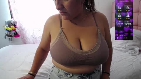 Snapshot of debie_lehee chatting on 02-26-25, 09:27 Victoria online show from 02-26-25, 09:27