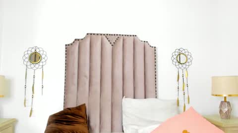 Snapshot of debora_scoot chatting on 02-25-25, 05:36 Debora online show from 02-25-25, 05:36