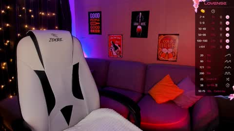 Snapshot of deborah_moore chatting on 10-08-25, 02:31 Debora online show from 10-08-25, 02:31