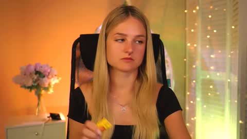 Debora online show from 03-28-26, 04:01