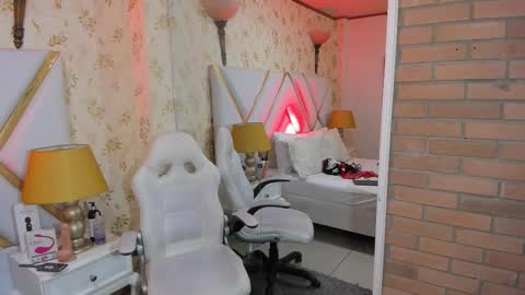 deboralombardii online show from 09-08-25, 10:42