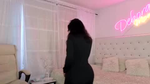 Snapshot of deboramom chatting on 12-19-25, 10:17 DeboraMom online show from 12-19-25, 10:17