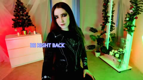 Snapshot of deca_dance chatting on 01-11-25, 02:58 Ask me online show from 01-11-25, 02:58
