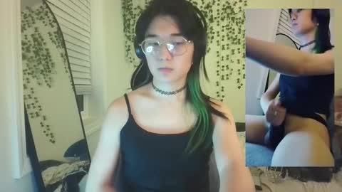 Snapshot of deciduousdoll chatting on 10-06-25, 06:44 deciduousdoll online show from 10-06-25, 06:44