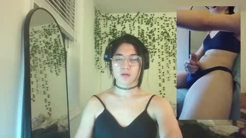 Snapshot of deciduousdoll chatting on 10-26-25, 06:08 deciduousdoll online show from 10-26-25, 06:08