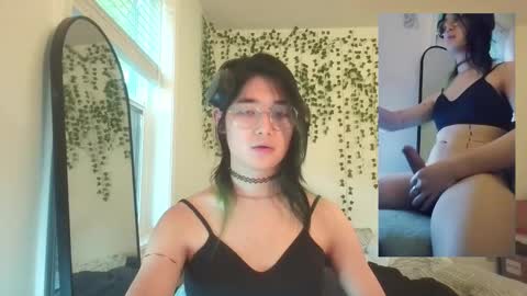 Snapshot of deciduousdoll chatting on 10-28-25, 10:12 deciduousdoll online show from 10-28-25, 10:12