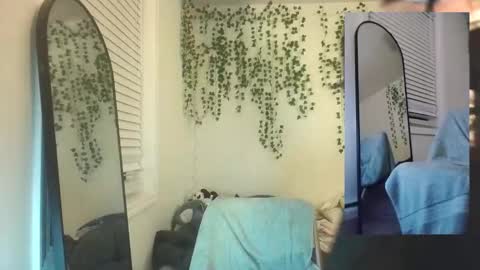 Snapshot of deciduousdoll chatting on 11-10-25, 06:34 deciduousdoll online show from 11-10-25, 06:34