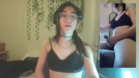 Snapshot of deciduousdoll chatting on 11-22-25, 06:56 deciduousdoll online show from 11-22-25, 06:56