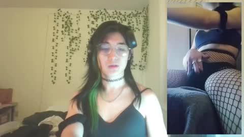 Snapshot of deciduousdoll chatting on 11-23-25, 06:35 deciduousdoll online show from 11-23-25, 06:35