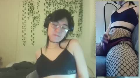 Snapshot of deciduousdoll chatting on 12-05-25, 07:06 deciduousdoll online show from 12-05-25, 07:06