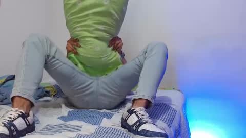 Snapshot of deconrios chatting on 12-07-24, 02:20 Santiago online show from 12-07-24, 02:20