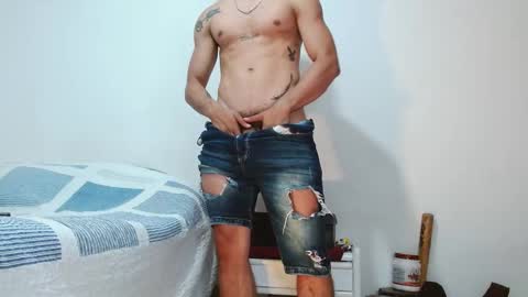 Snapshot of deconrios chatting on 01-22-25, 12:27 Santiago online show from 01-22-25, 12:27