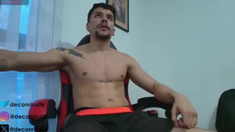 Snapshot of deconrios chatting on 11-04-25, 10:42 Santiago online show from 11-04-25, 10:42