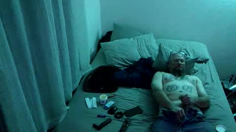 Snapshot of decoyx5o5 chatting on 02-10-26, 03:10 decoyx5o5 online show from 02-10-26, 03:10