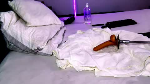   Tikhomirov old usersname    Instagram- tikhomirovandreea17 Twitter DeeaOfficial17  online show from 03-08-26, 02:04