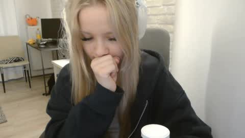 Snapshot of deeannnye chatting on 06-01-26, 07:37 Amanda online show from 06-01-26, 07:37