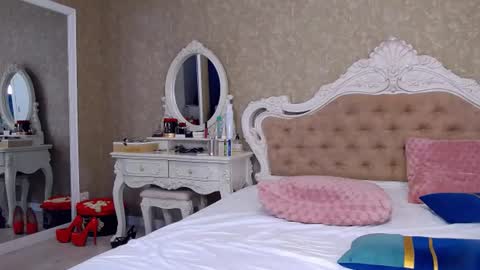 Snapshot of deenajay chatting on 06-29-26, 10:15 DeenaJay online show from 06-29-26, 10:15