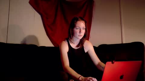 Deenie online show from 05-04-26, 03:24