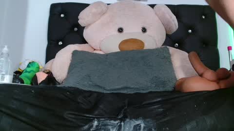 Snapshot of deepselenaxxx chatting on 12-11-24, 08:28 Selena online show from 12-11-24, 08:28