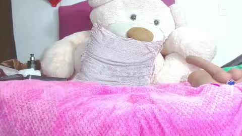 Snapshot of deepselenaxxx chatting on 03-04-25, 06:04 Selena online show from 03-04-25, 06:04