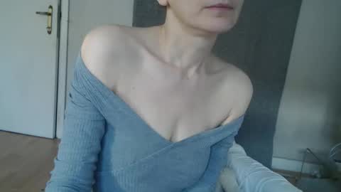 KamiDevi online show from 10-20-25, 02:39