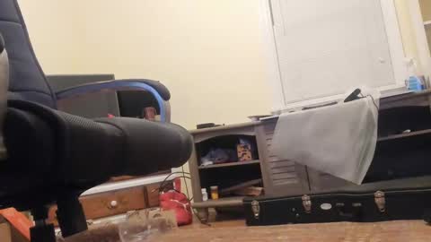 Snapshot of deeznutz343 chatting on 12-27-24, 02:25 Deez Nutz online show from 12-27-24, 02:25