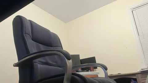 Snapshot of deeznutz343 chatting on 01-04-25, 10:05 Deez Nutz online show from 01-04-25, 10:05