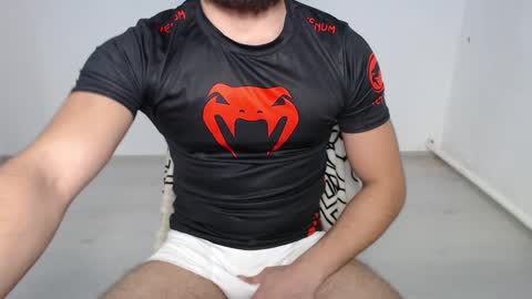 Snapshot of defuego_ chatting on 01-01-25, 10:11 defuego online show from 01-01-25, 10:11