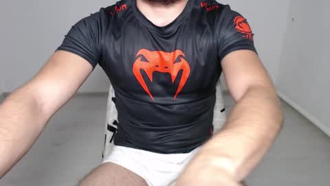 Snapshot of defuego_ chatting on 01-01-25, 04:18 defuego online show from 01-01-25, 04:18