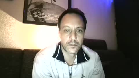 Snapshot of degrandis chatting on 01-04-25, 01:10 Luka Magic online show from 01-04-25, 01:10