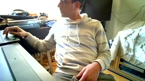 Snapshot of degrandis chatting on 01-20-25, 11:24 Luka Magic online show from 01-20-25, 11:24