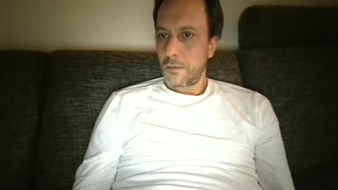 Snapshot of degrandis chatting on 02-28-25, 04:20 Luka Magic online show from 02-28-25, 04:20