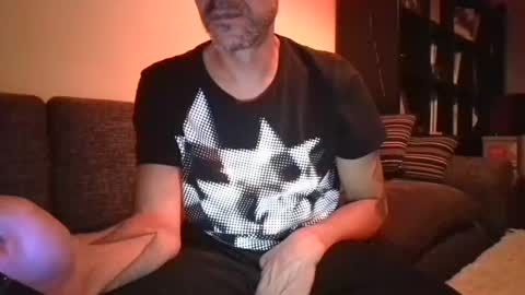 Snapshot of degrandis chatting on 10-03-25, 10:40 Luka Magic online show from 10-03-25, 10:40