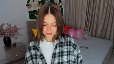 Snapshot of degreeofsincerity chatting on 02-15-25, 01:21 DegreeOfSincerity online show from 02-15-25, 01:21