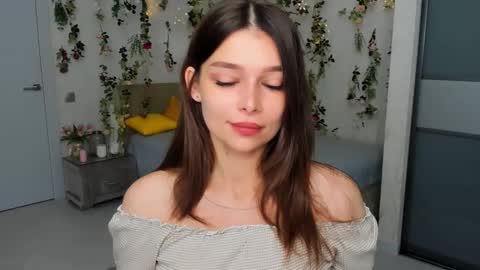 Snapshot of degreeofsincerity chatting on 09-20-25, 04:13 DegreeOfSincerity online show from 09-20-25, 04:13