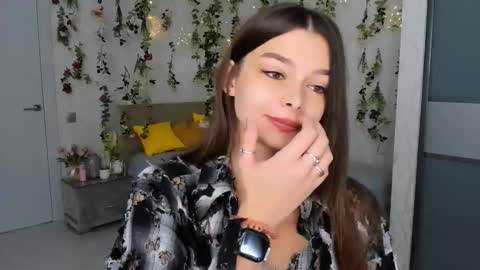 Snapshot of degreeofsincerity chatting on 10-22-25, 01:06 DegreeOfSincerity online show from 10-22-25, 01:06