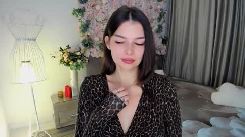 Snapshot of degreeofsincerity chatting on 11-28-25, 01:19 DegreeOfSincerity online show from 11-28-25, 01:19