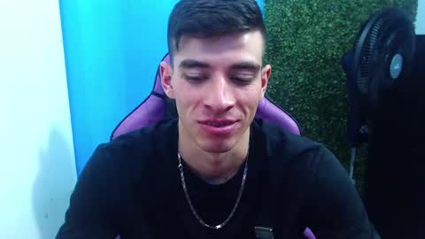 Snapshot of deiby_baby chatting on 12-12-24, 01:53 DEIBY online show from 12-12-24, 01:53