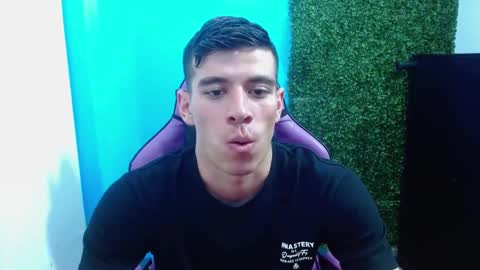 Snapshot of deiby_baby chatting on 12-14-24, 10:39 DEIBY online show from 12-14-24, 10:39