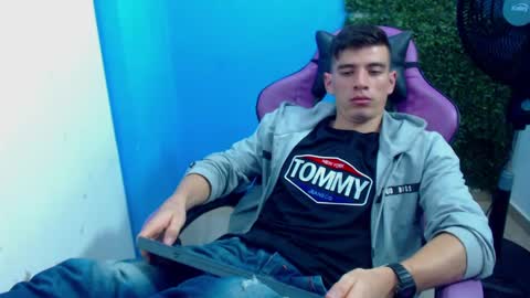 Snapshot of deiby_baby chatting on 12-19-24, 01:07 DEIBY online show from 12-19-24, 01:07