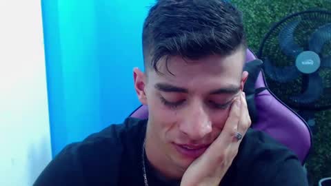 Snapshot of deiby_baby chatting on 12-20-24, 03:36 DEIBY online show from 12-20-24, 03:36