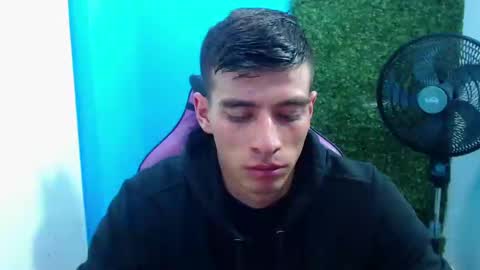 Snapshot of deiby_baby chatting on 01-04-25, 04:01 DEIBY online show from 01-04-25, 04:01