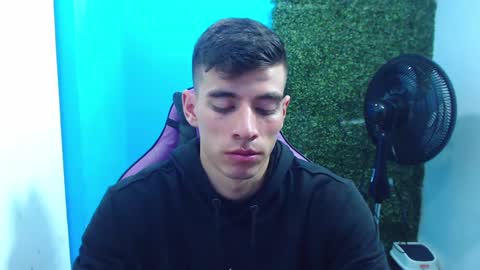 Snapshot of deiby_baby chatting on 01-16-25, 01:37 DEIBY online show from 01-16-25, 01:37