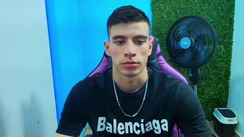 Snapshot of deiby_baby chatting on 01-17-25, 01:36 DEIBY online show from 01-17-25, 01:36