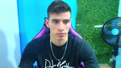 Snapshot of deiby_baby chatting on 01-22-25, 02:04 DEIBY online show from 01-22-25, 02:04