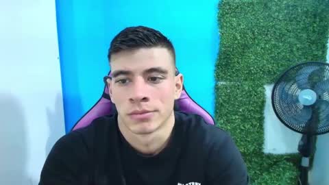 Snapshot of deiby_baby chatting on 01-28-25, 01:18 DEIBY online show from 01-28-25, 01:18