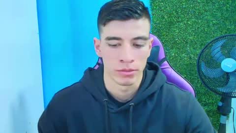 Snapshot of deiby_baby chatting on 02-15-25, 10:31 DEIBY online show from 02-15-25, 10:31