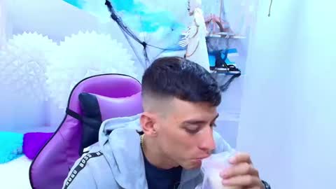 Snapshot of deiby_baby chatting on 10-27-25, 06:56 DEIBY online show from 10-27-25, 06:56