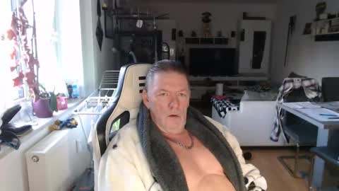 Snapshot of deinprinz2312 chatting on 03-16-26, 05:44 deinprinz2312 online show from 03-16-26, 05:44